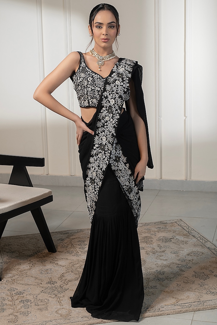 Black Georgette Thread Embroidered Pre-Draped Saree Set by Saniya Sharma at Pernia's Pop Up Shop