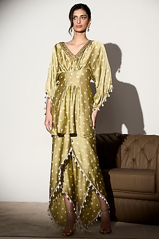 green emerald velvet dress GOLD HEAVY EMBROIDERED PAKISTANI BRIDAL DRESS main image 1