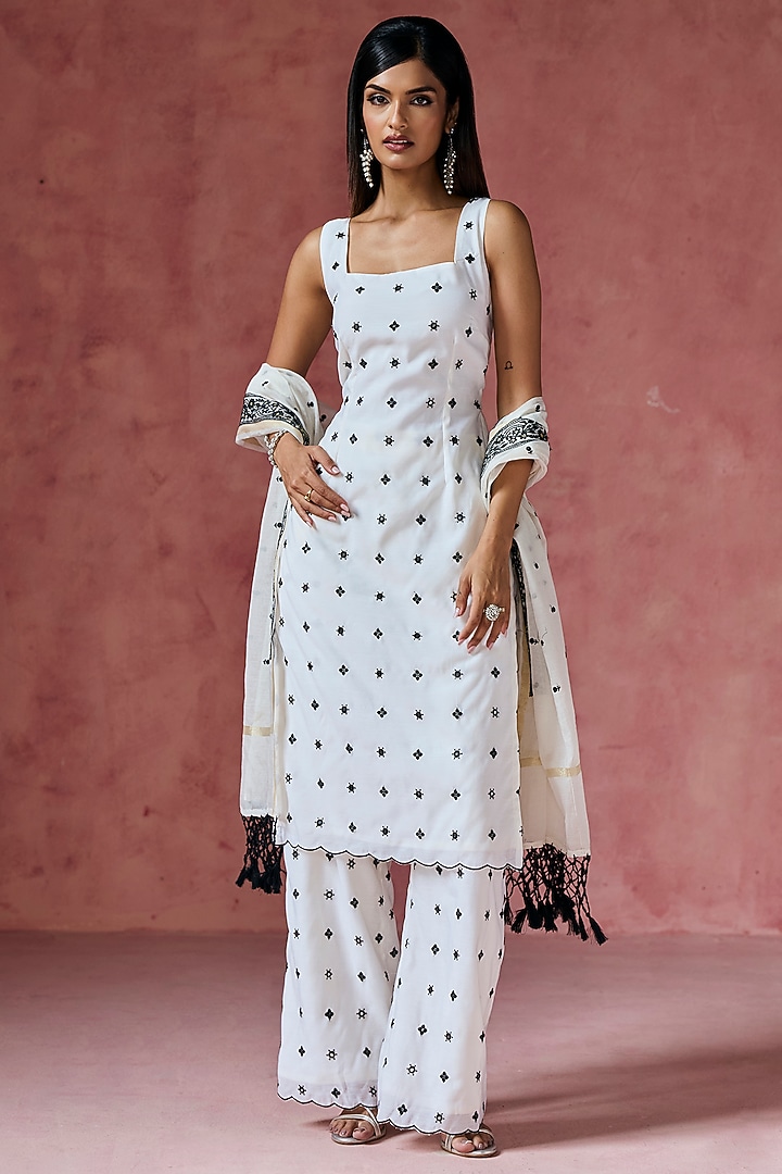 White Cotton Embroidered Kurta Set by Saanjh by Lea at Pernia's Pop Up Shop