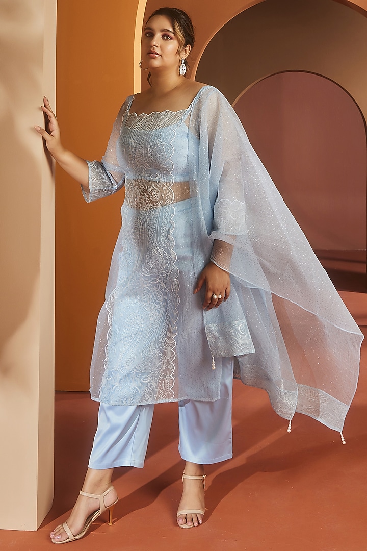 Off-White Strapless Hand-Embroidered Kurta Set with Organza Dupatta