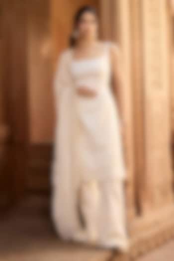 White Organza Embroidered Kurta Set by Saanjh by Lea at Pernia's Pop Up Shop