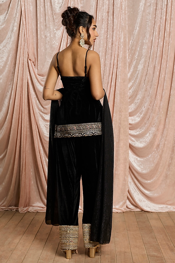 Black Velvet Embroidered Kurta Set by Saanjh by Lea at Pernia's Pop Up Shop