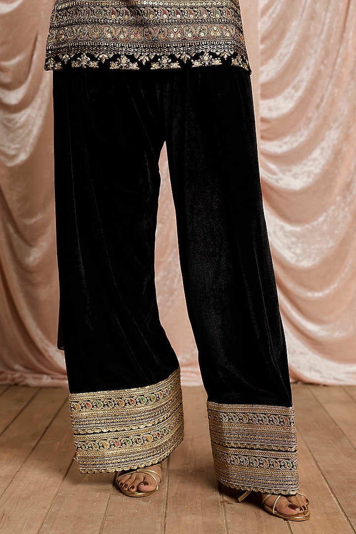 Black Velvet Embroidered Kurta Set by Saanjh by Lea at Pernia's Pop Up Shop