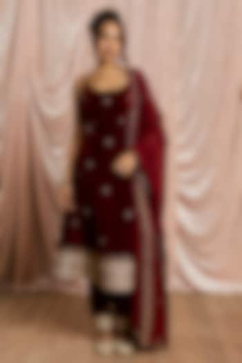 Burgundy Velvet Embroidered Kurta Set by Saanjh by Lea at Pernia's Pop Up Shop