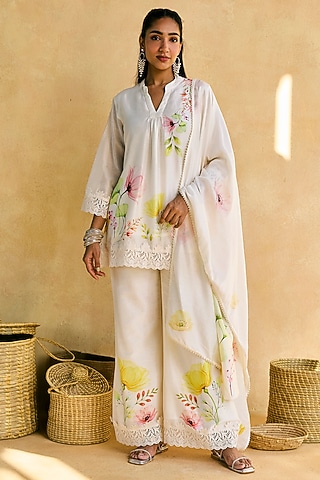 White Chanderi Floral Printed & Hand Embroidered Kurta Set by Saanjh by Lea