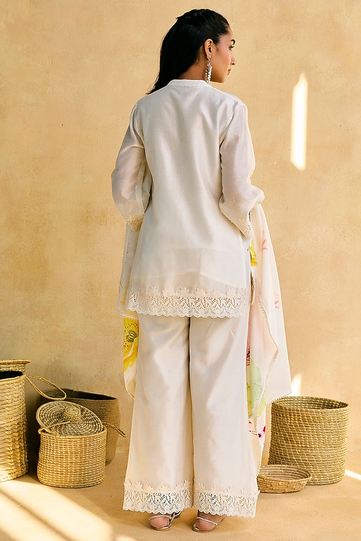 White Chanderi Floral Printed & Hand Embroidered Kurta Set by Saanjh by Lea at Pernia's Pop Up Shop