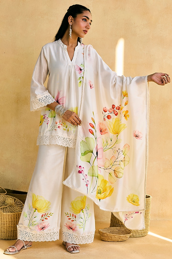 White Chanderi Floral Printed & Hand Embroidered Kurta Set by Saanjh by Lea at Pernia's Pop Up Shop