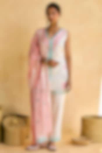 Multi-Colored Chanderi Floral Embroidered Kurta Set by Saanjh by Lea at Pernia's Pop Up Shop