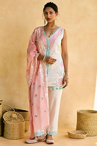 Multi-Colored Chanderi Floral Embroidered Kurta Set by Saanjh by Lea