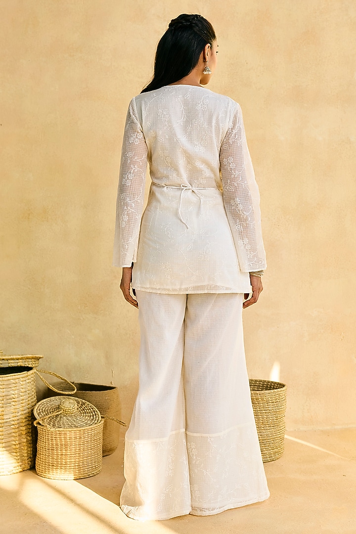 White Kota Fabric Embroidered Kurta Set by Saanjh by Lea at Pernia's Pop Up Shop