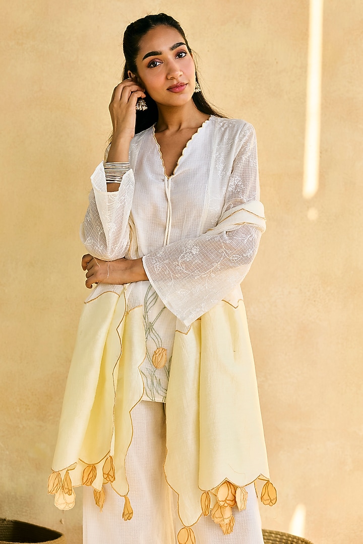 White Kota Fabric Embroidered Kurta Set by Saanjh by Lea at Pernia's Pop Up Shop