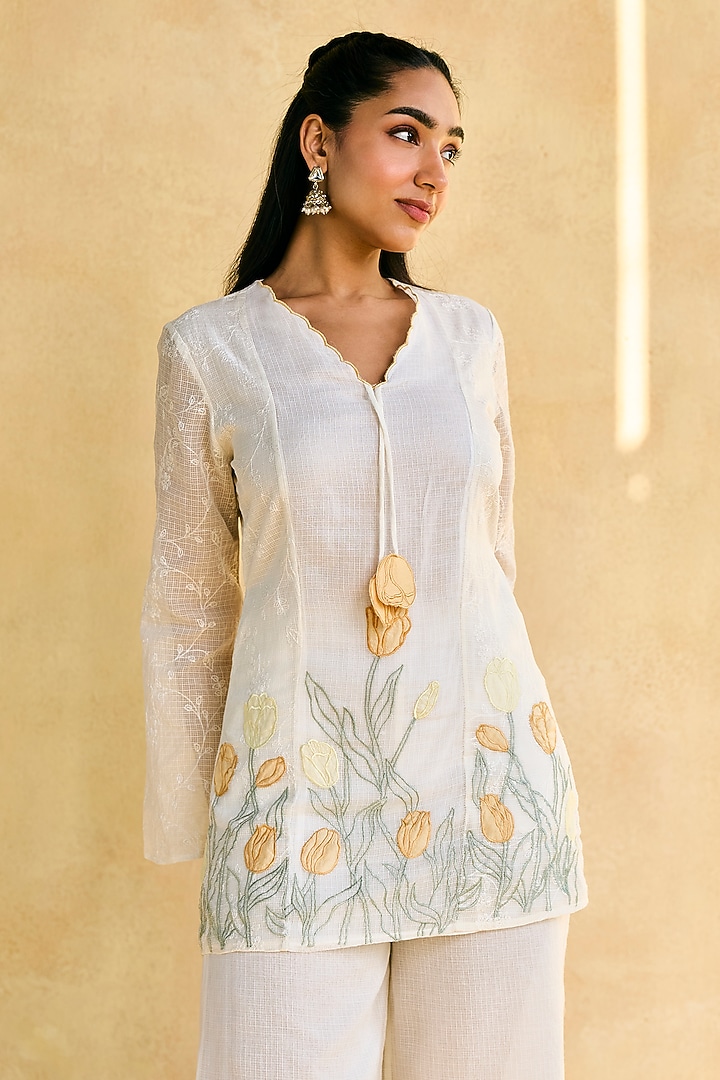 White Kota Fabric Embroidered Kurta Set by Saanjh by Lea at Pernia's Pop Up Shop