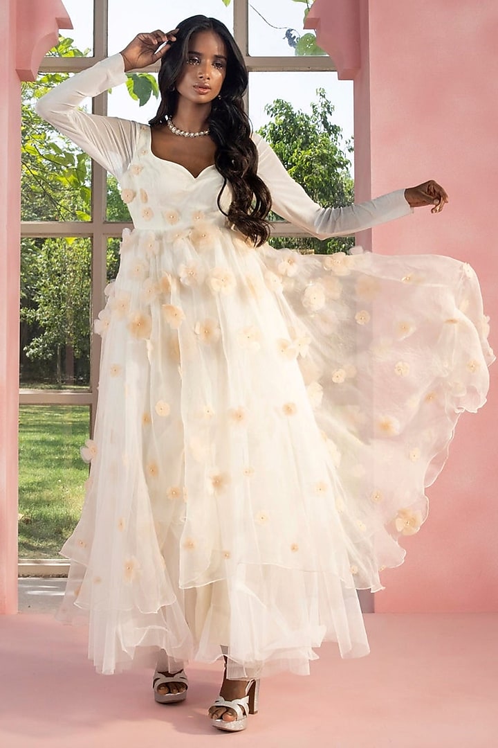 White Silk Organza 3D Floral Embroidered Anarkali Set by Saanjh by Lea at Pernia's Pop Up Shop