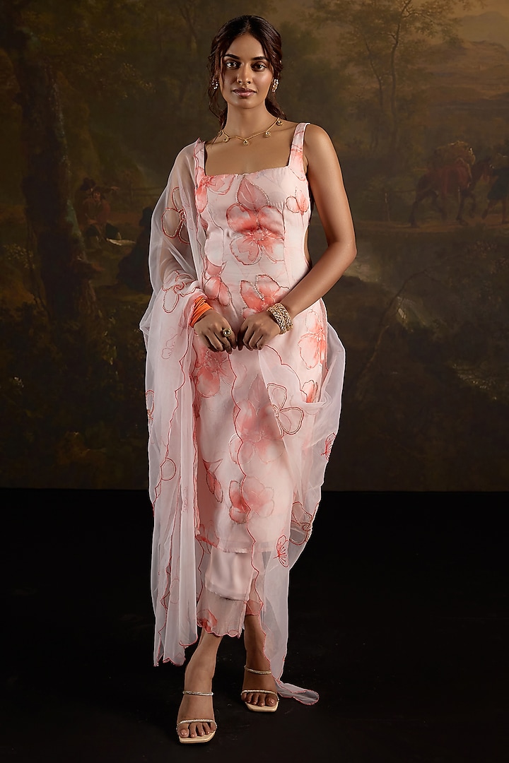 Pink Organza Floral Hand Embroidered Kurta Set by Saanjh by Lea at Pernia's Pop Up Shop