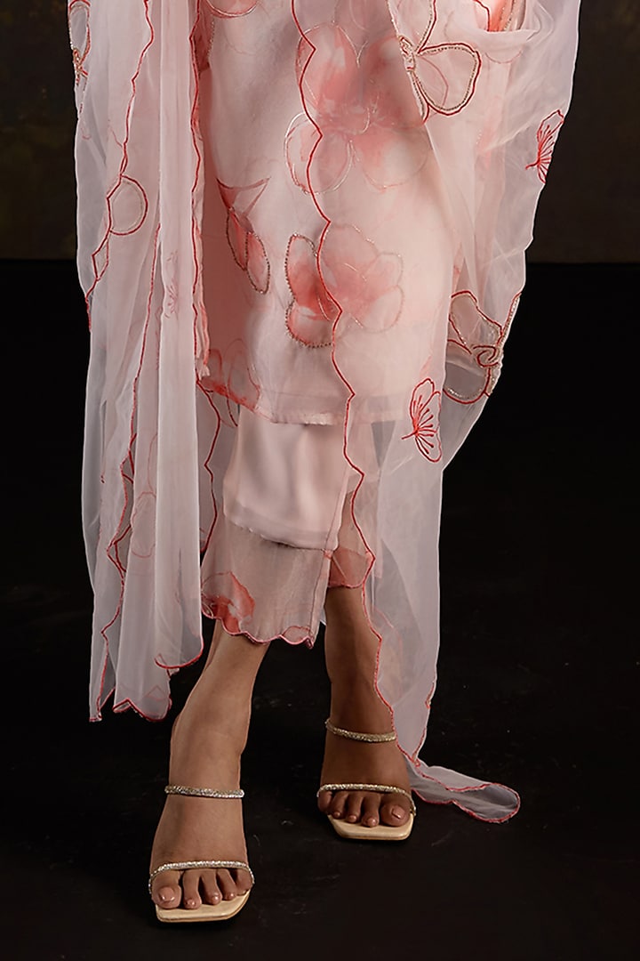 Pink Organza Floral Hand Embroidered Kurta Set by Saanjh by Lea at Pernia's Pop Up Shop