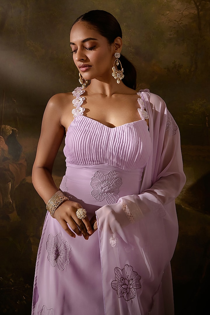 Lavender Georgette Floral Embroidered Kurta Set by Saanjh by Lea at Pernia's Pop Up Shop