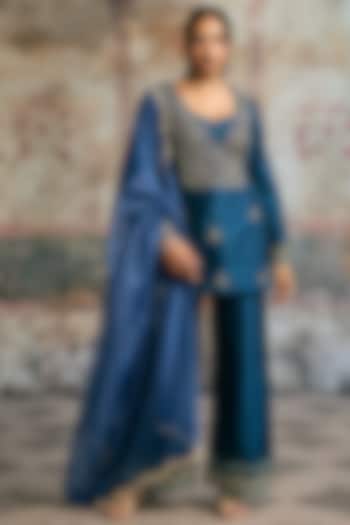 Amber Blue Raw Silk Silver Hand Embroidered Kurta Set by Saanjh by Lea at Pernia's Pop Up Shop