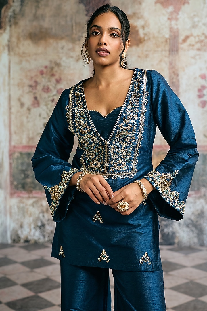 Amber Blue Raw Silk Silver Hand Embroidered Kurta Set by Saanjh by Lea at Pernia's Pop Up Shop