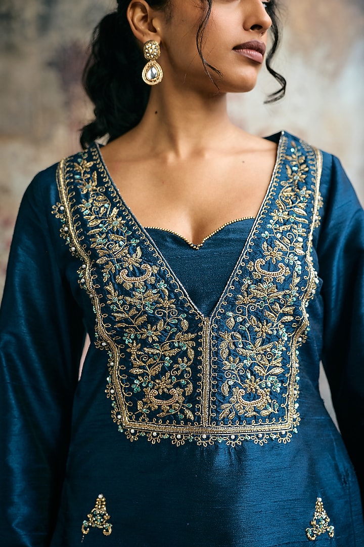 Amber Blue Raw Silk Silver Hand Embroidered Kurta Set by Saanjh by Lea at Pernia's Pop Up Shop