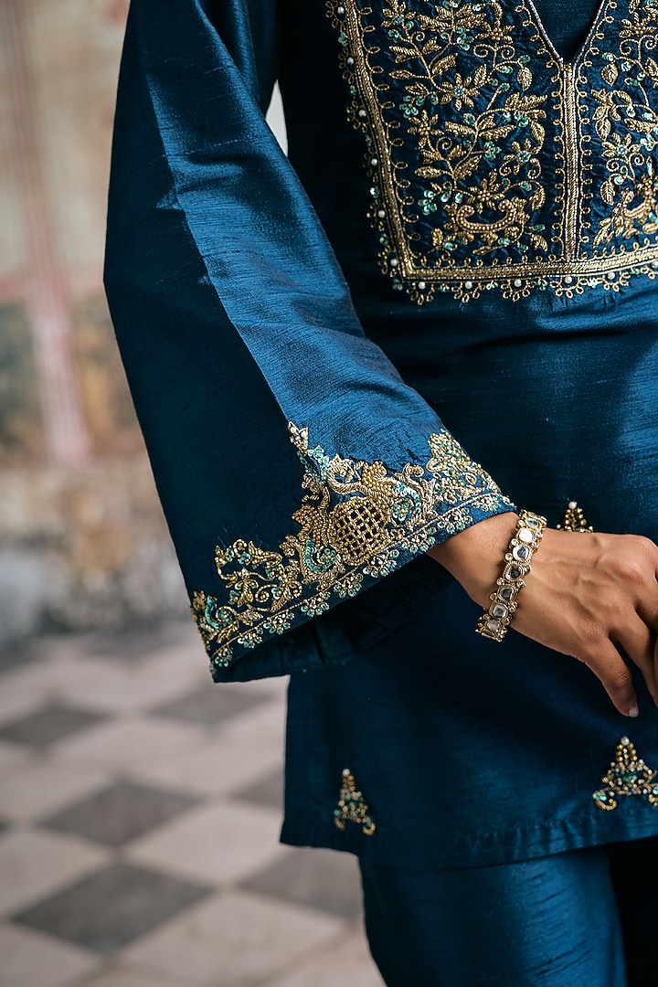 Amber Blue Raw Silk Silver Hand Embroidered Kurta Set by Saanjh by Lea at Pernia's Pop Up Shop