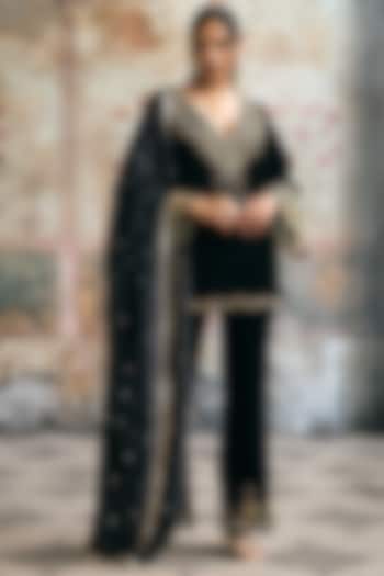 Black Velvet Sequins Hand Embroidered Kurta Set by Saanjh by Lea at Pernia's Pop Up Shop