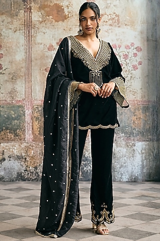Black Velvet Sequins Hand Embroidered Kurta Set by Saanjh by Lea