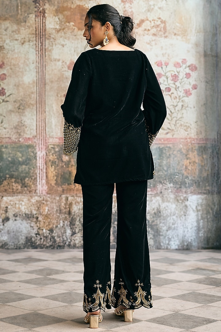 Black Velvet Sequins Hand Embroidered Kurta Set by Saanjh by Lea at Pernia's Pop Up Shop