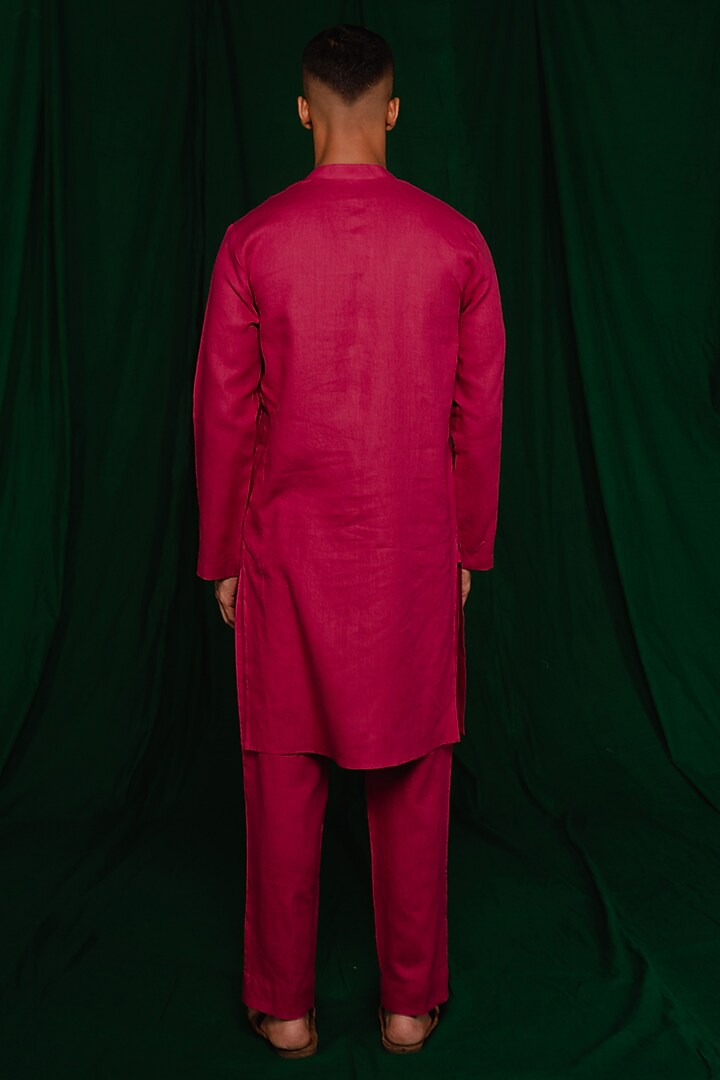 Pink Linen Kurta Set by Saphed Men at Pernia's Pop Up Shop