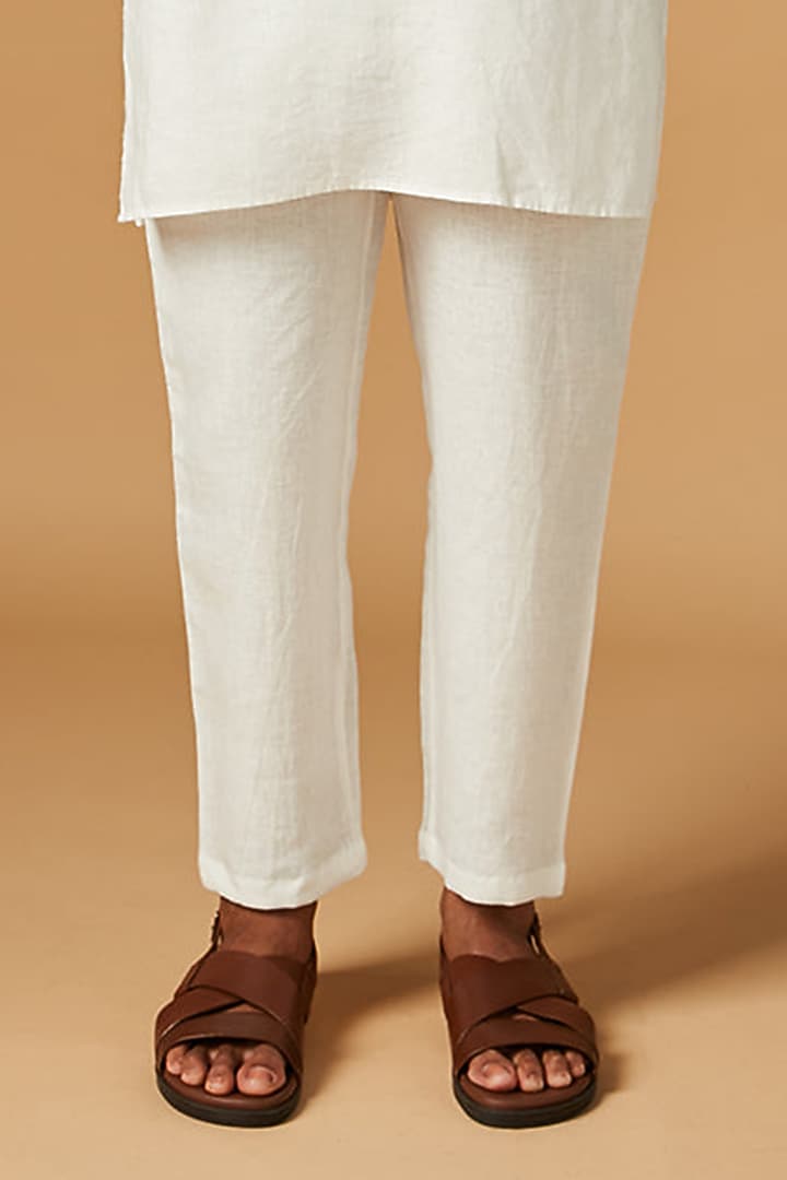 White Linen Kurta Set by Saphed Men at Pernia's Pop Up Shop