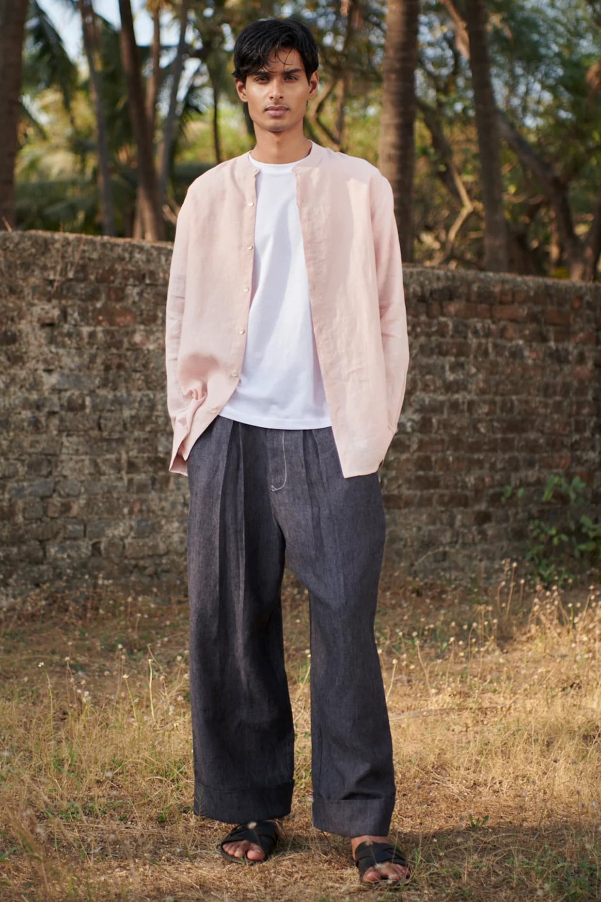 Graphite Charcoal Grey Pure Linen Woven Baggy Pants by Saphed Men