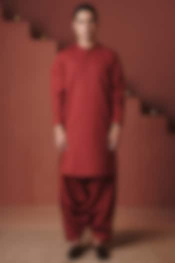 Brick Red Cotton Linen Kurta Set by Saphed Men at Pernia's Pop Up Shop