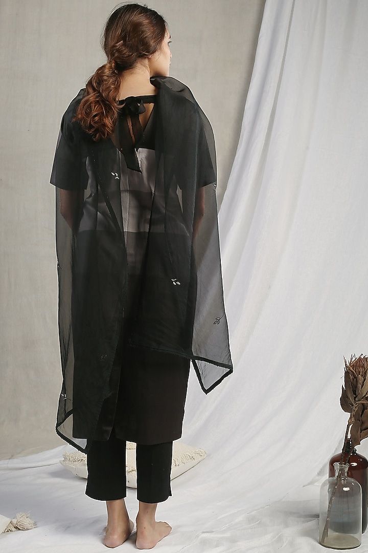 Black Printed Kurta Set by Sneha Arora at Pernia's Pop Up Shop
