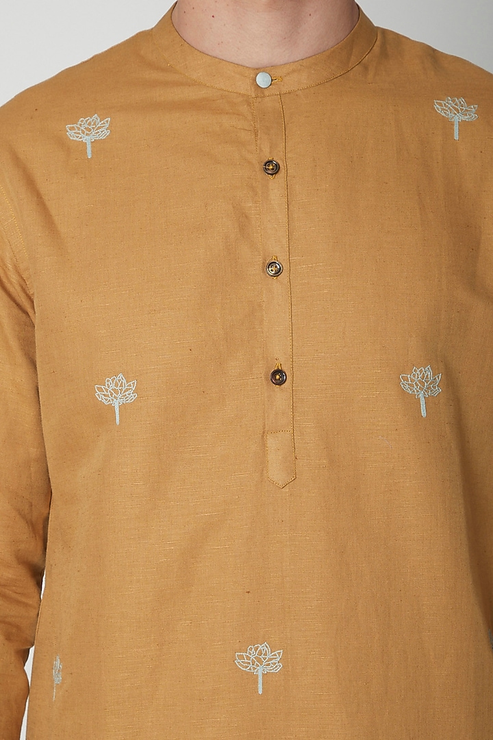 Mustard Embroidered Linen Kurta by Sneha Arora Men at Pernia's Pop Up Shop