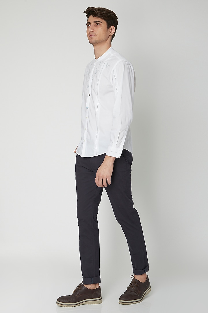 White Aari Embroidered Party Wear Shirt by Sneha Arora Men at Pernia's Pop Up Shop
