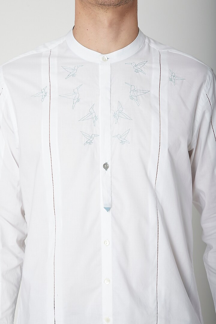 White Aari Embroidered Party Wear Shirt by Sneha Arora Men at Pernia's Pop Up Shop