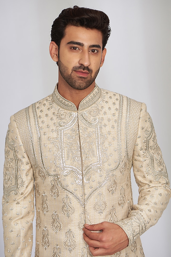 Ivory Matka Silk Printed & Embroidered Groom Sherwani Set by SARAN KOHLI at Pernia's Pop Up Shop