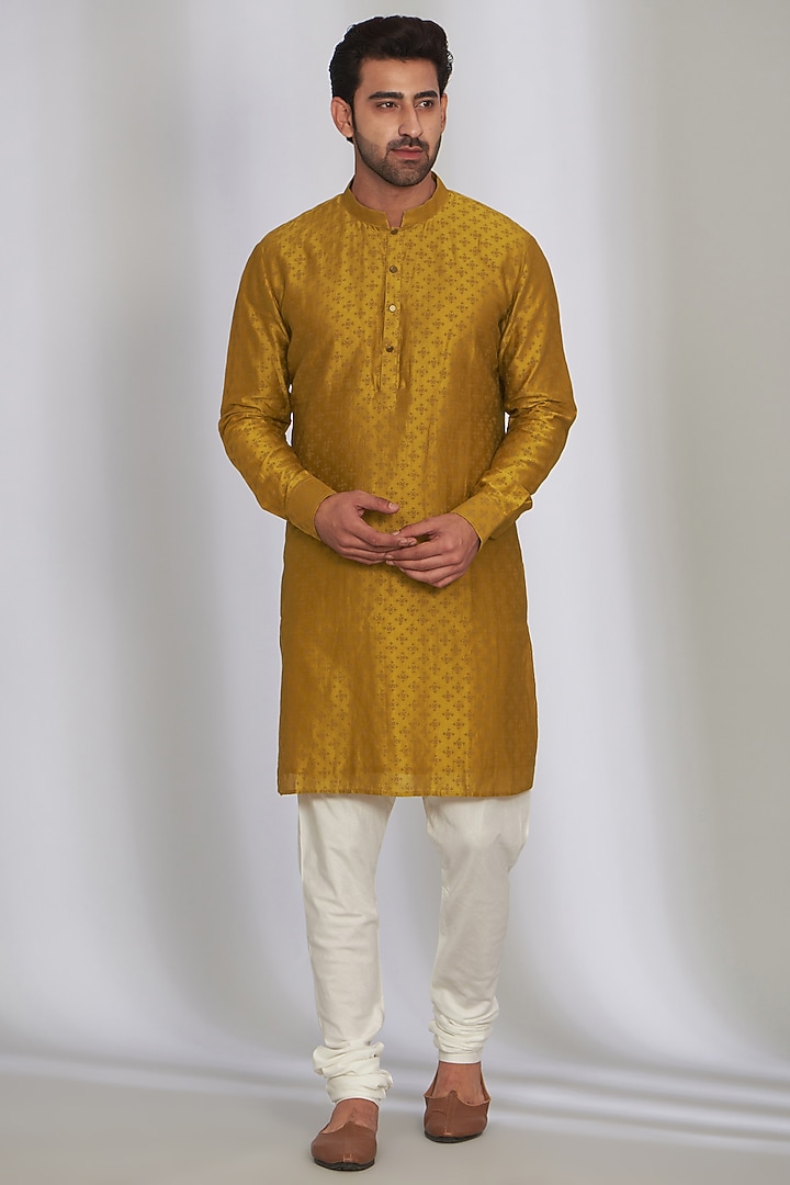 Mustard Matka Silk Thread Work Bundi Jacket Set by SARAN KOHLI at Pernia's Pop Up Shop
