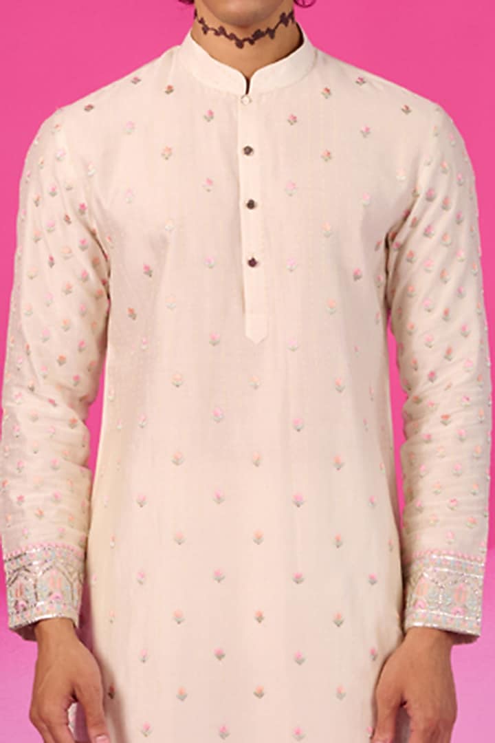 Light Pink Silk Mirror Embroidered Kurta Set by SARAN KOHLI at Pernia's Pop Up Shop