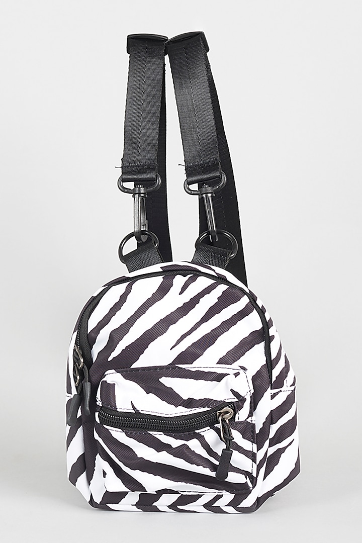 Black & White Shoulder Bag For Girls by Sassy Kids