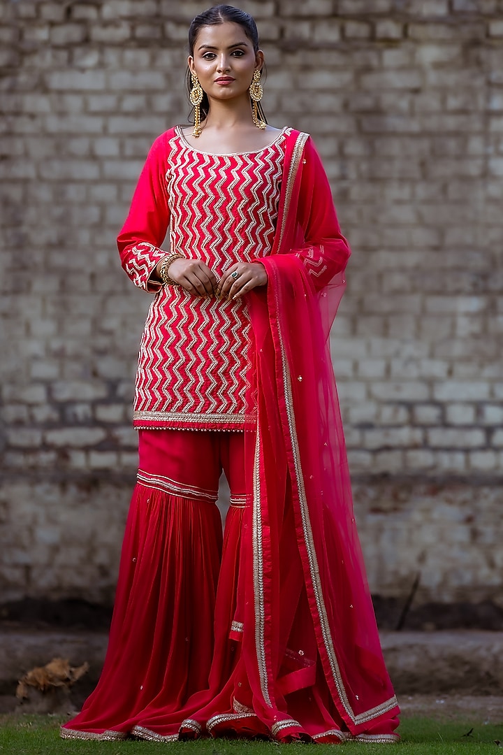 Coral Pink Dupion Silk Gharara Set by Sangeeta Swati at Pernia's Pop Up Shop