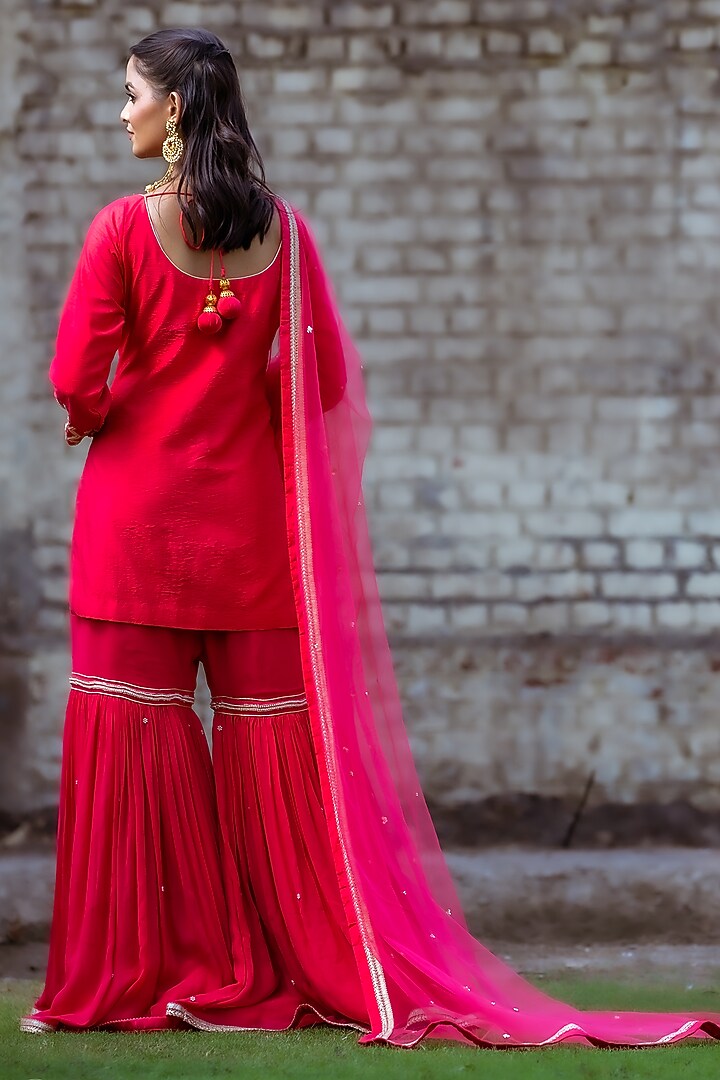 Coral Pink Dupion Silk Gharara Set by Sangeeta Swati at Pernia's Pop Up Shop