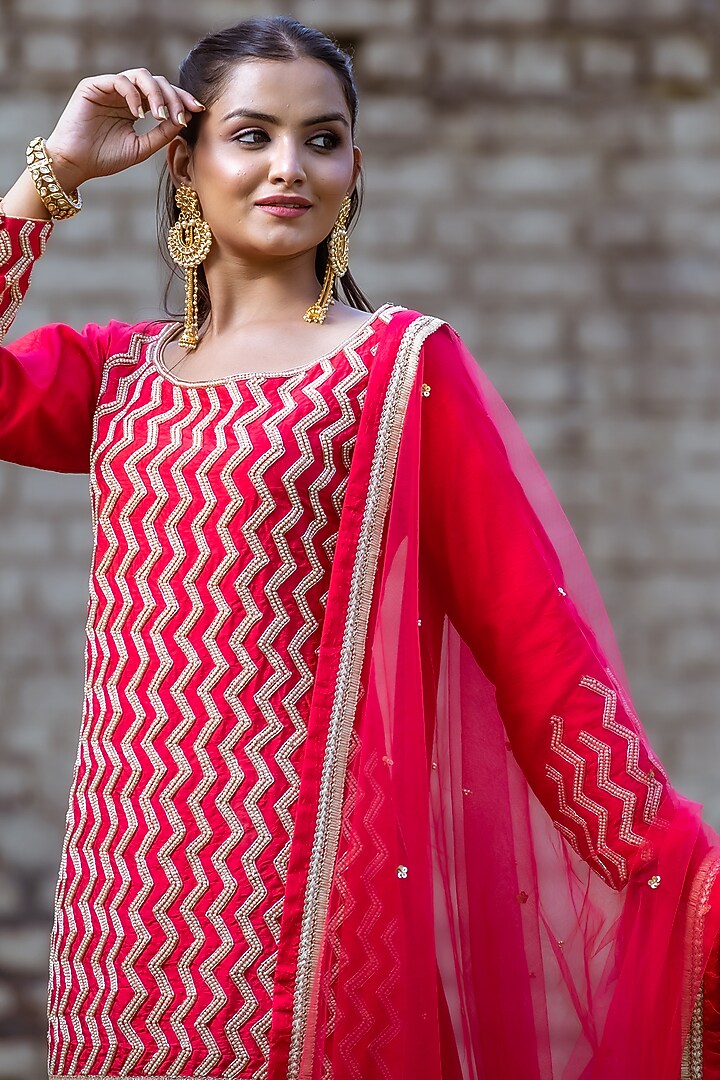 Coral Pink Dupion Silk Gharara Set by Sangeeta Swati at Pernia's Pop Up Shop