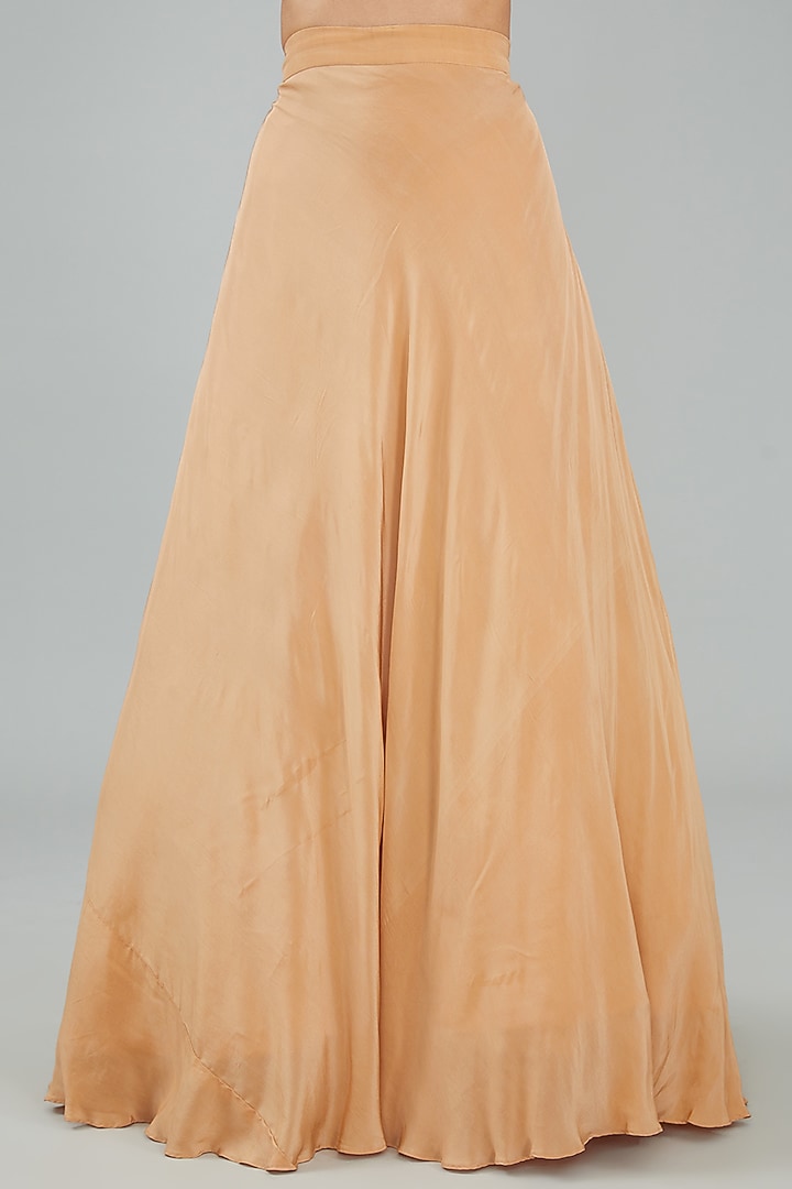 Golden Viscose Crepe Skirt Set by Sangeeta Swati at Pernia's Pop Up Shop