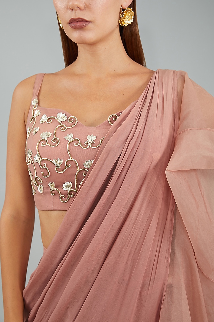 Nude Pink Viscose Crepe Ruffled Drape Party Wear Saree Set by Sangeeta Swati at Pernia's Pop Up Shop
