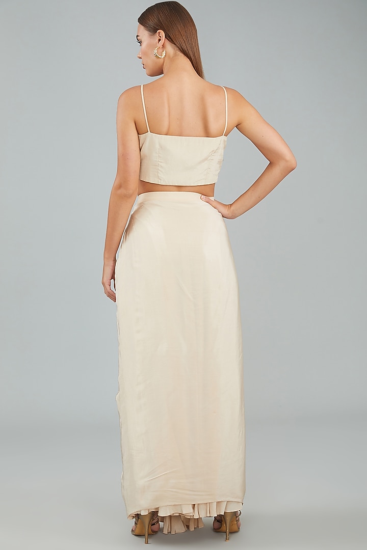 Ivory Viscose Crepe Hand Embellished Jacket Wedding Saree Set by Sangeeta Swati at Pernia's Pop Up Shop