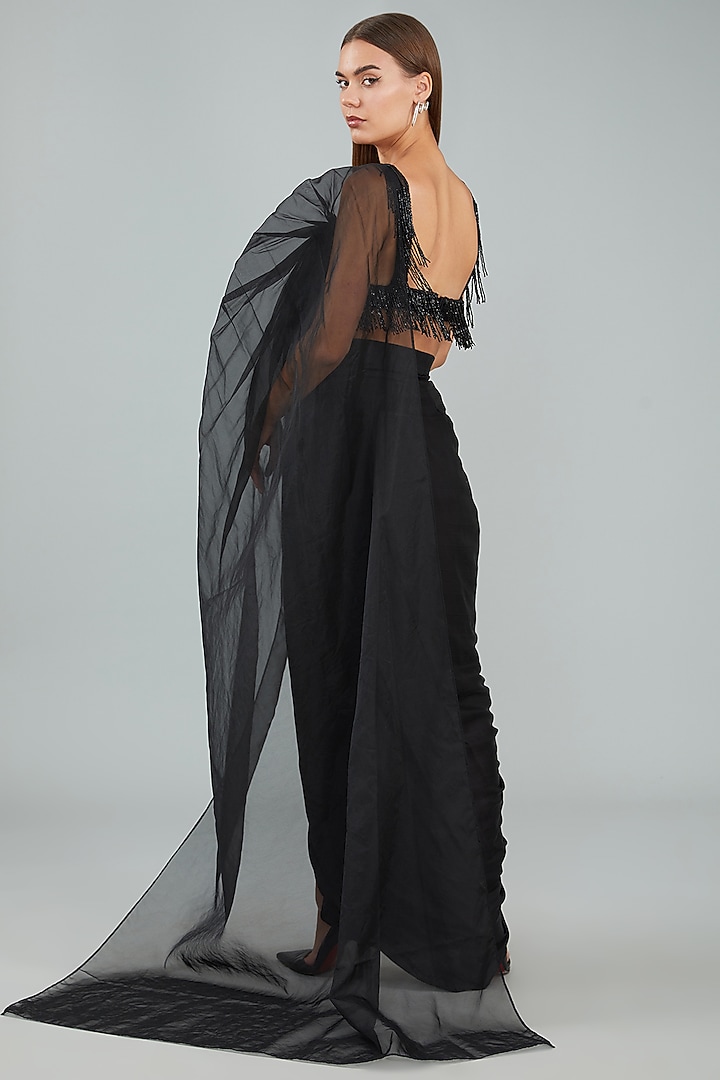 Black Viscose Crepe & Organza Embellished Draped Wedding Saree Set by Sangeeta Swati at Pernia's Pop Up Shop