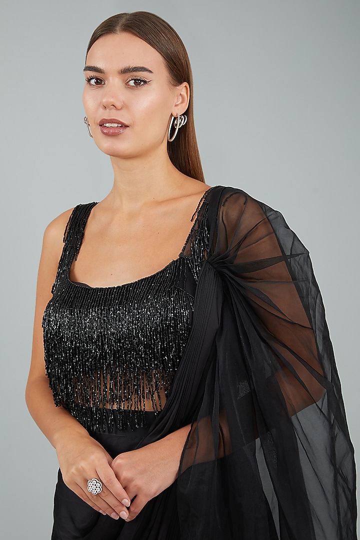 Black Viscose Crepe & Organza Embellished Draped Wedding Saree Set by Sangeeta Swati at Pernia's Pop Up Shop