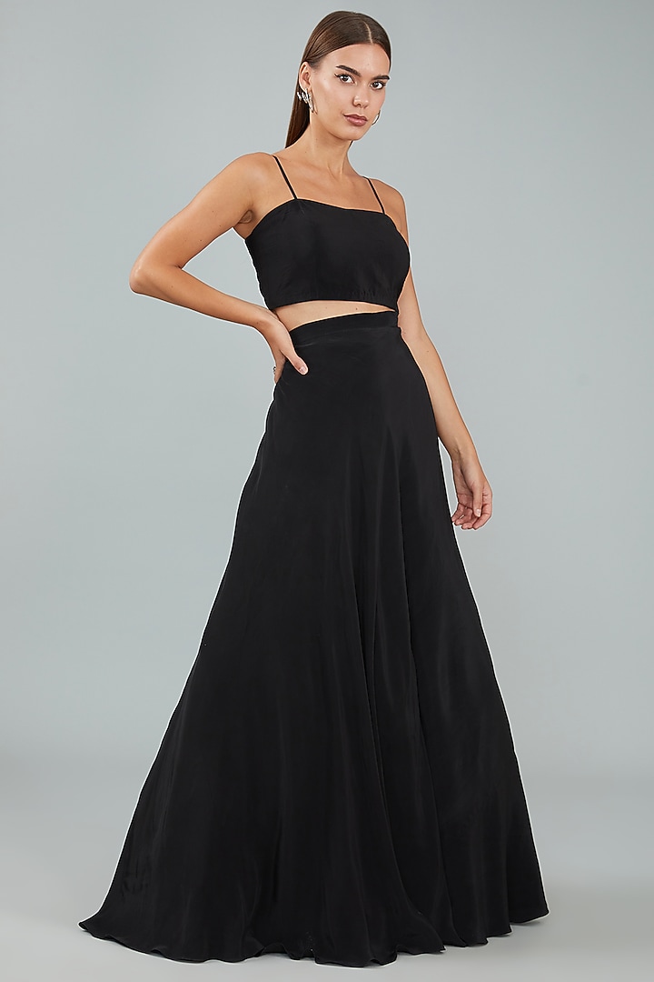 Black Viscose Crepe & Net Skirt Set by Sangeeta Swati at Pernia's Pop Up Shop