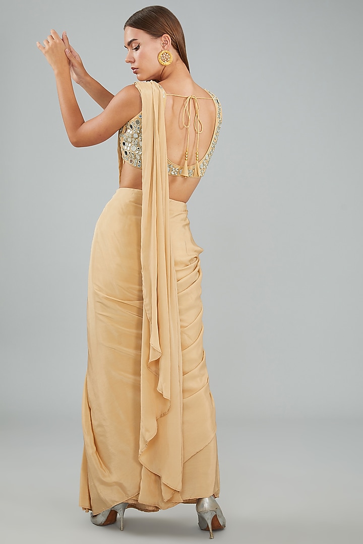 Golden Viscose Crepe Wedding Saree Set by Sangeeta Swati at Pernia's Pop Up Shop