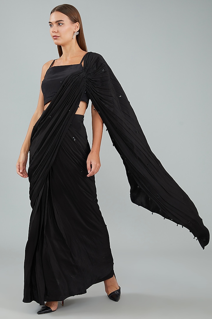 Black Viscose Crepe & Net Jacket Wedding Saree Set by Sangeeta Swati at Pernia's Pop Up Shop